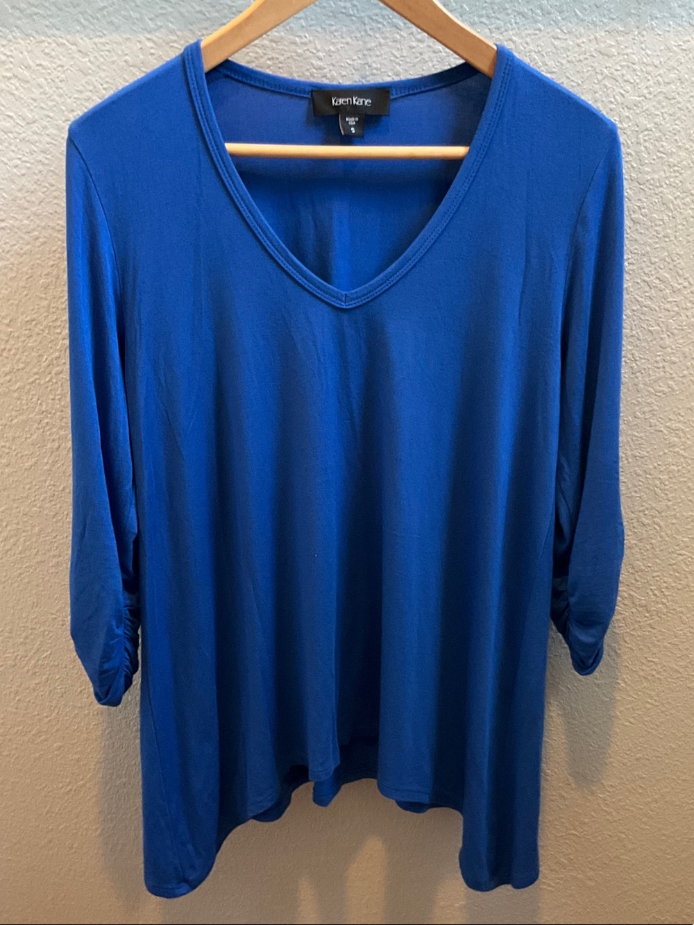Karen Kane V-Neck 3/4 Sleeve Top in Klein Blue